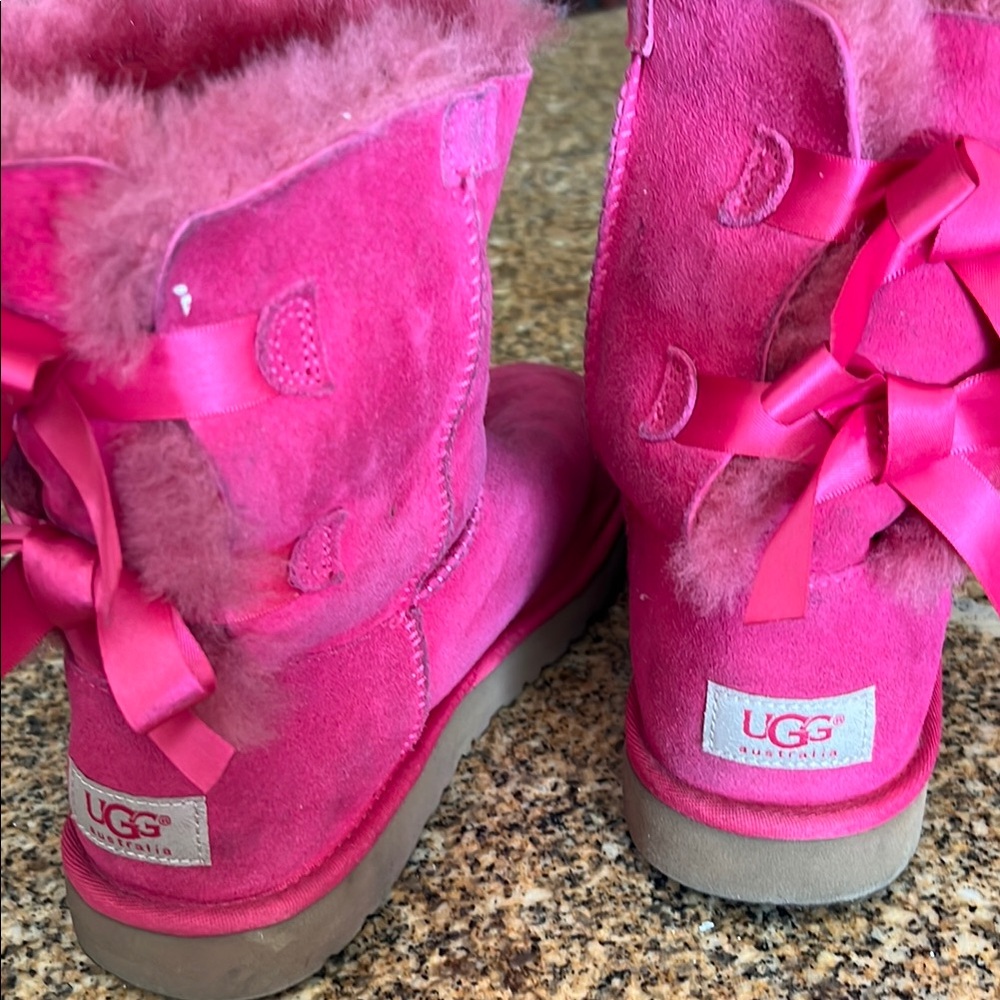 Ugg Size 6 - image 1